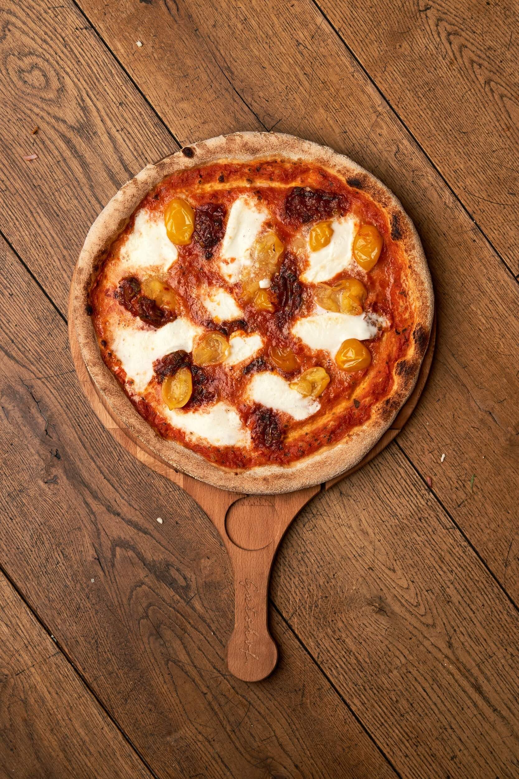 SchwarzLanerAnna GutshofLana Restaurant Gerichte Pizza Cocktails 32 Nannls